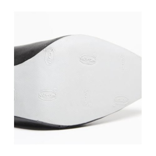 Patins de protection blancs pour protéger les semelles de vos chaussures préférées Patins de protection blancs pour protéger les semelles de vos chaussures préférées
