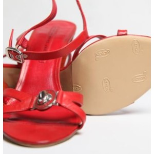 Patins de protection rouges pour protéger les semelles de vos chaussures préférées