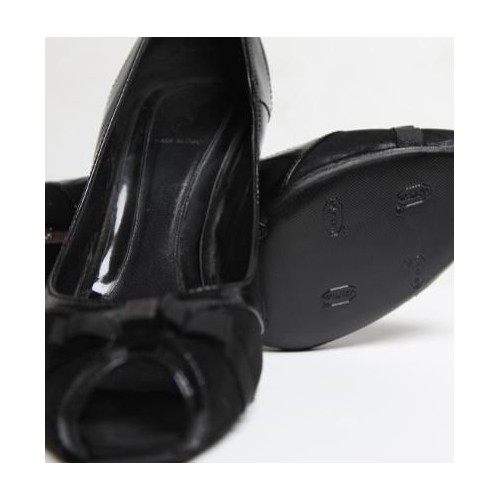 Patins de protection noirs pour protéger les semelles de vos chaussures préférées Patins de protection noirs pour protéger les semelles de vos chaussures préférées