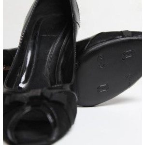 Patins de protection noirs pour protéger les semelles de vos chaussures préférées