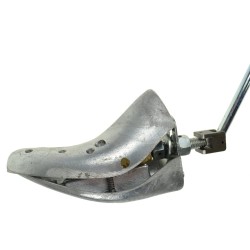 Forme embauchoir à forcer les chaussures serrées longueur et largeur